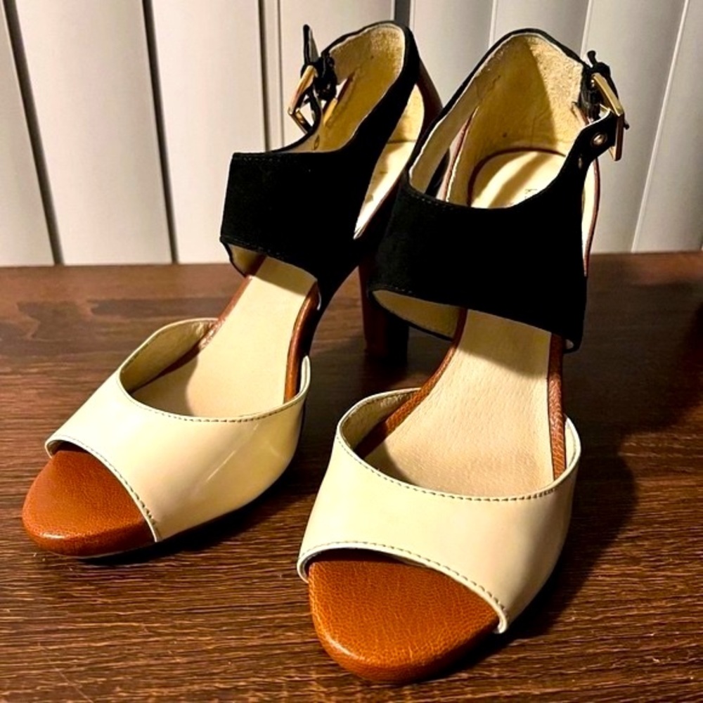 Kate Spade Reena Sandal Size 5 Women Peep Toe Heels with strap buckle